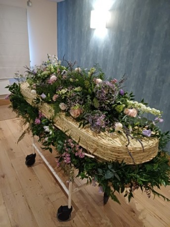 Wild garland with large Spray